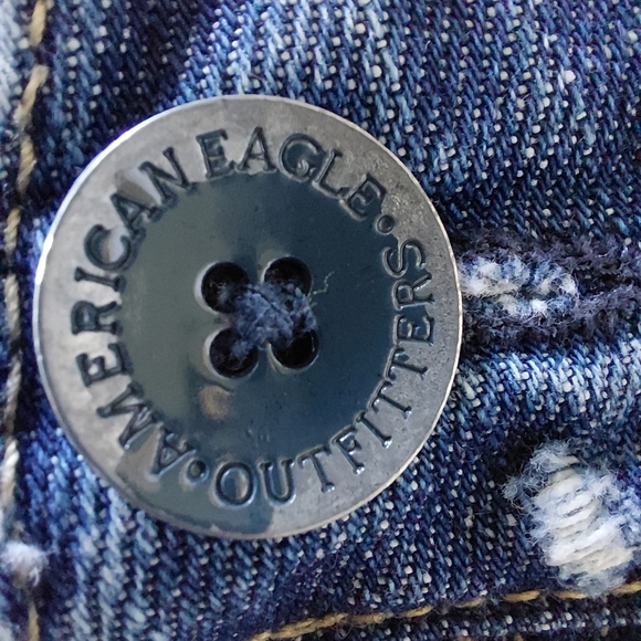 AEO Distressed Cut-Off Shorts - Picture 8 of 13